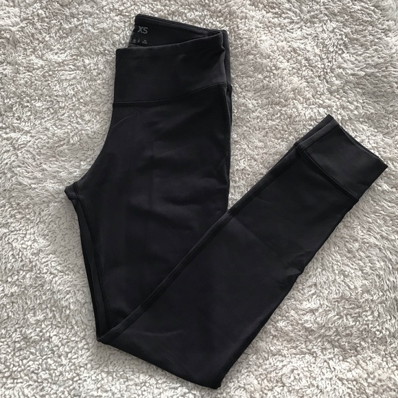 Reebok Pants - EUC Reebok Leggings XS